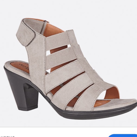 cloudwalkers Shoes - NWOT Cloudwalkers by Avenue sandals size 12w